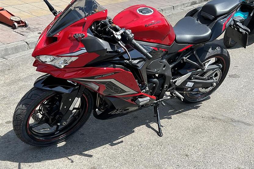 کاوازاکی، نینجا ZX-25R