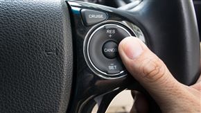 بررسی عملکرد کروز کنترل در خودرو